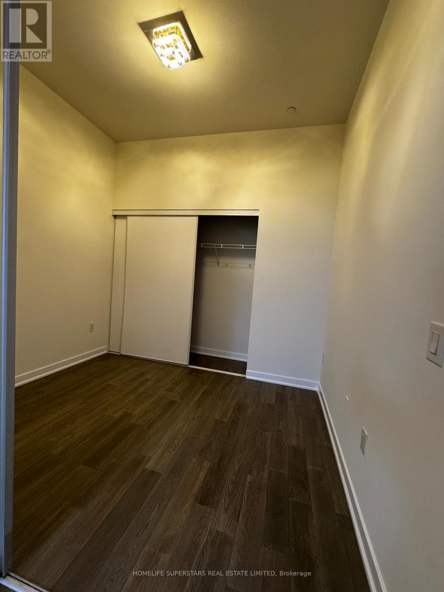 Photo 20 of 307 38 Honeycrisp Crescent, Vaughan ON