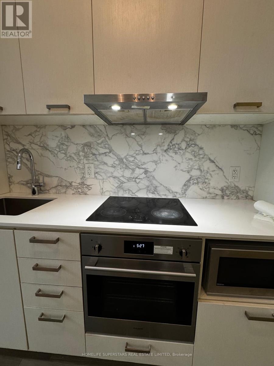 Photo 1 of 307 38 Honeycrisp Crescent, Vaughan ON