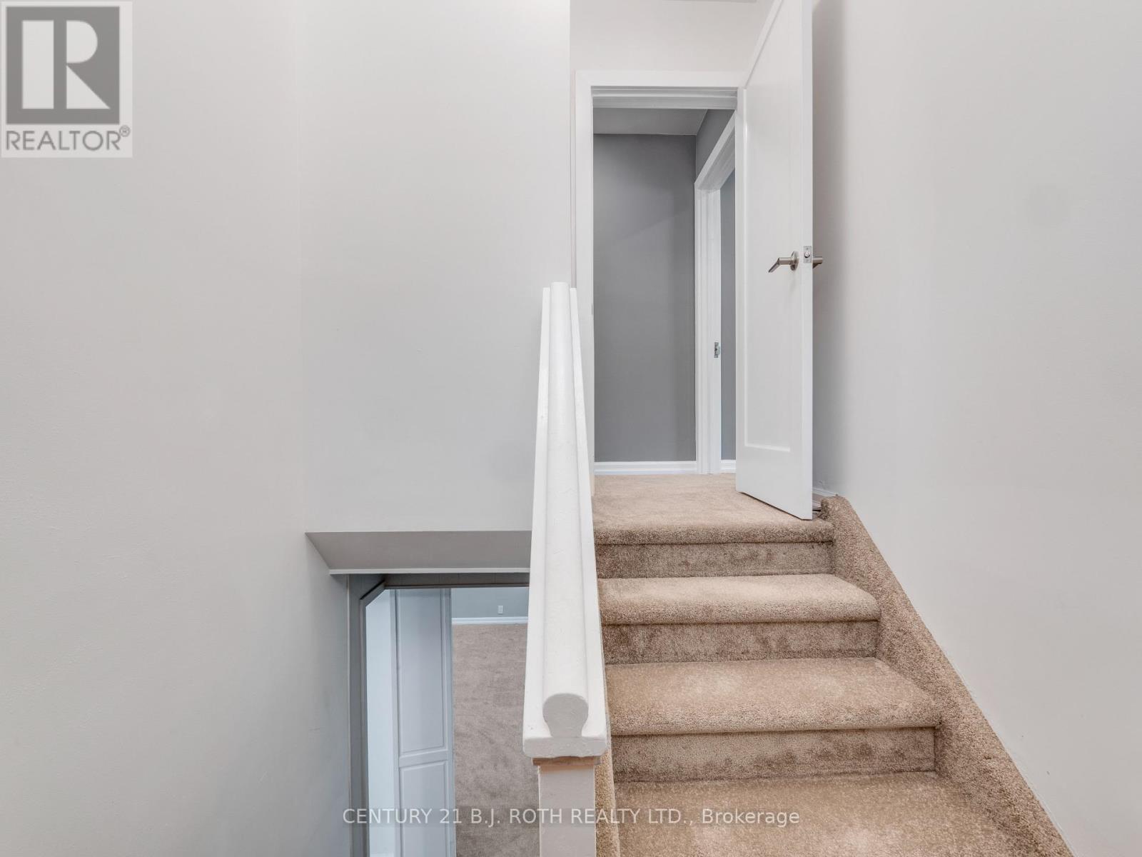 Photo 43 of 10 Bloorlea Crescent, Toronto ON
