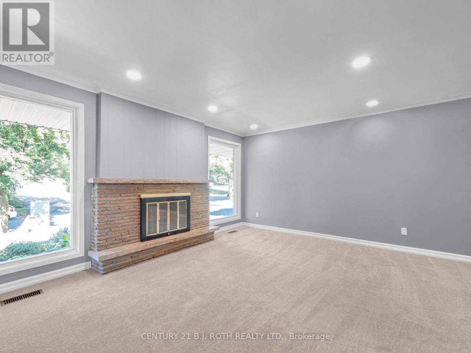 Photo 25 of 10 Bloorlea Crescent, Toronto ON