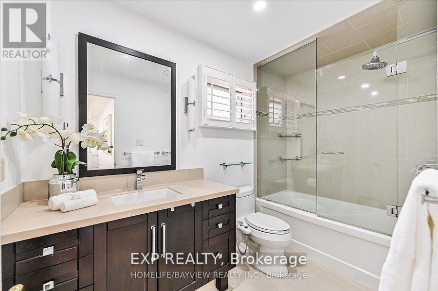 Photo 2 of 3608 Kelso Crescent, Mississauga ON