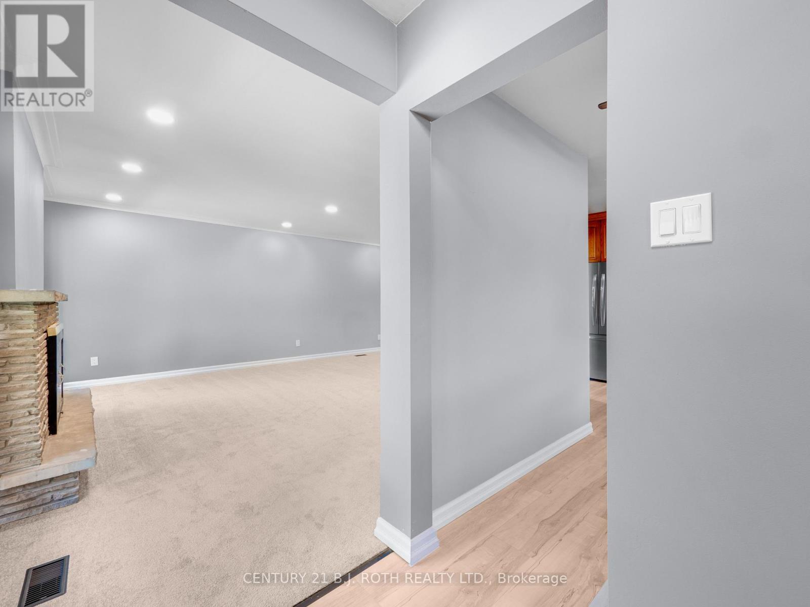 Photo 9 of 10 Bloorlea Crescent, Toronto ON