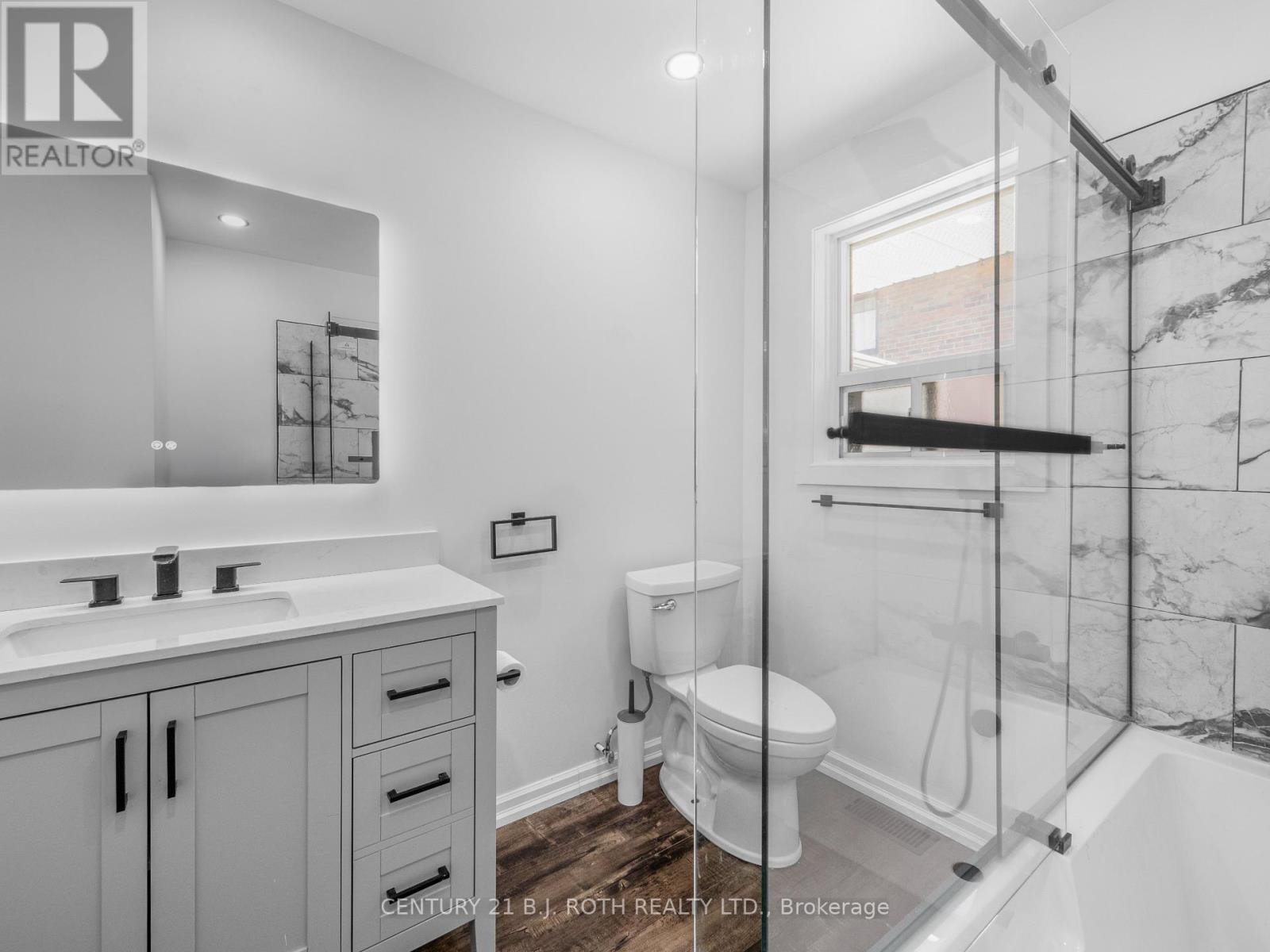 Photo 46 of 10 Bloorlea Crescent, Toronto ON