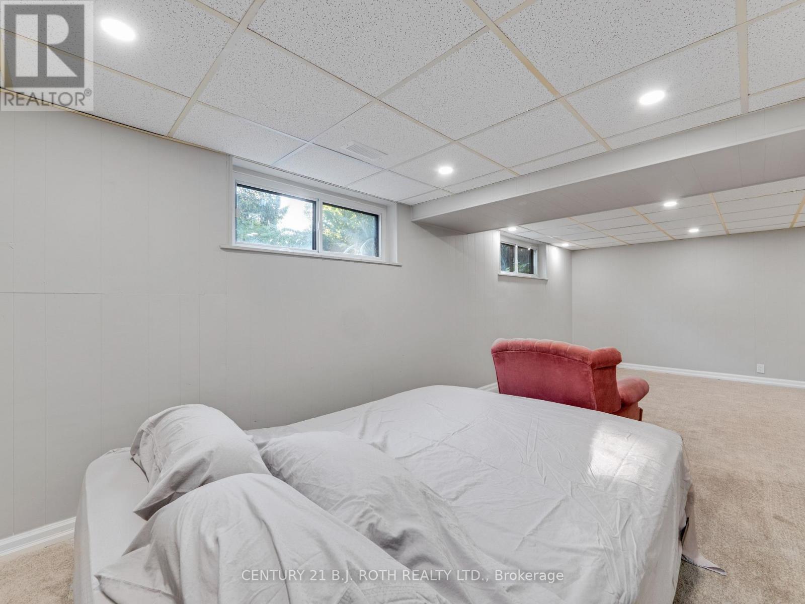Photo 50 of 10 Bloorlea Crescent, Toronto ON