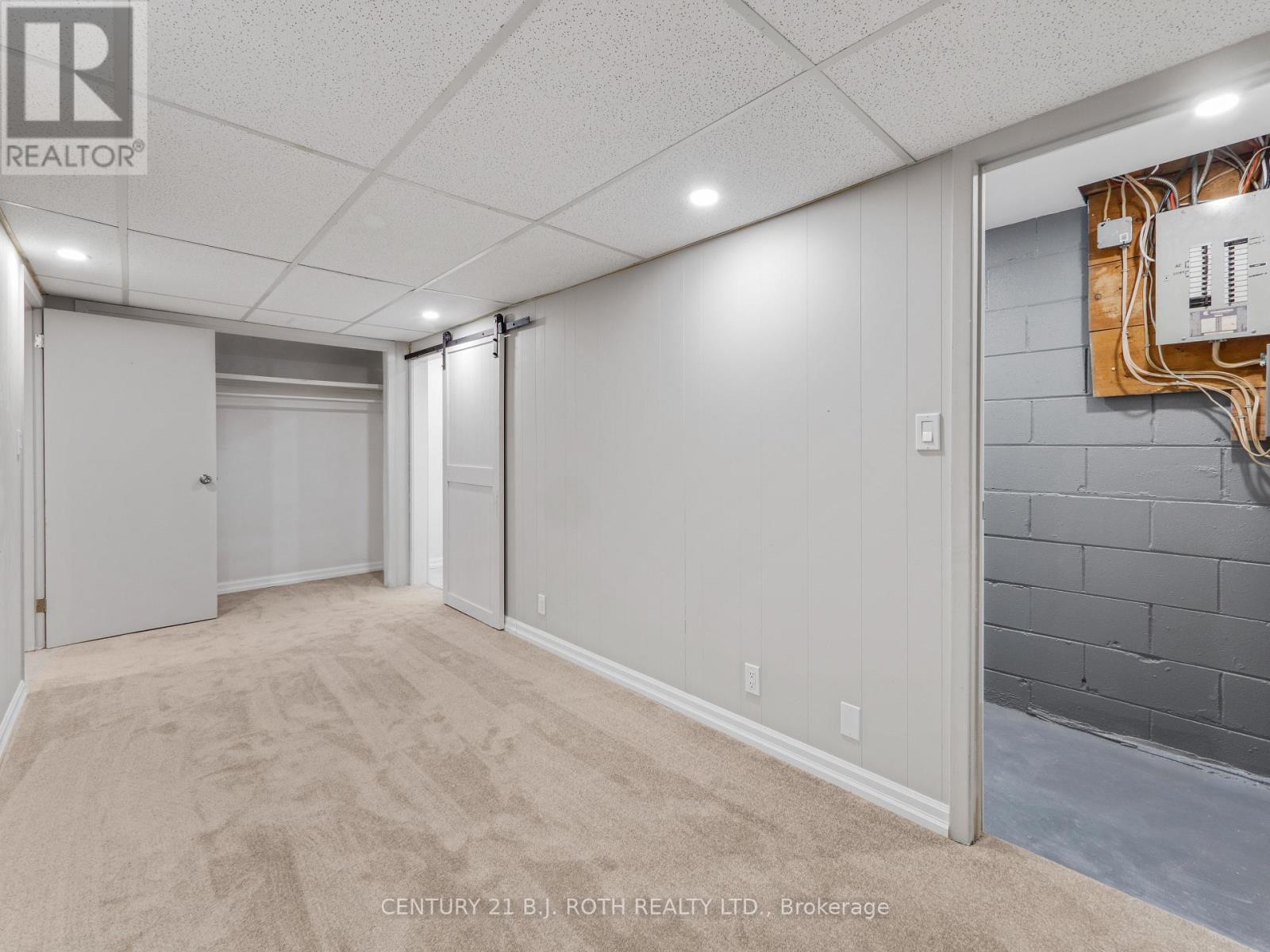 Photo 22 of 10 Bloorlea Crescent, Toronto ON