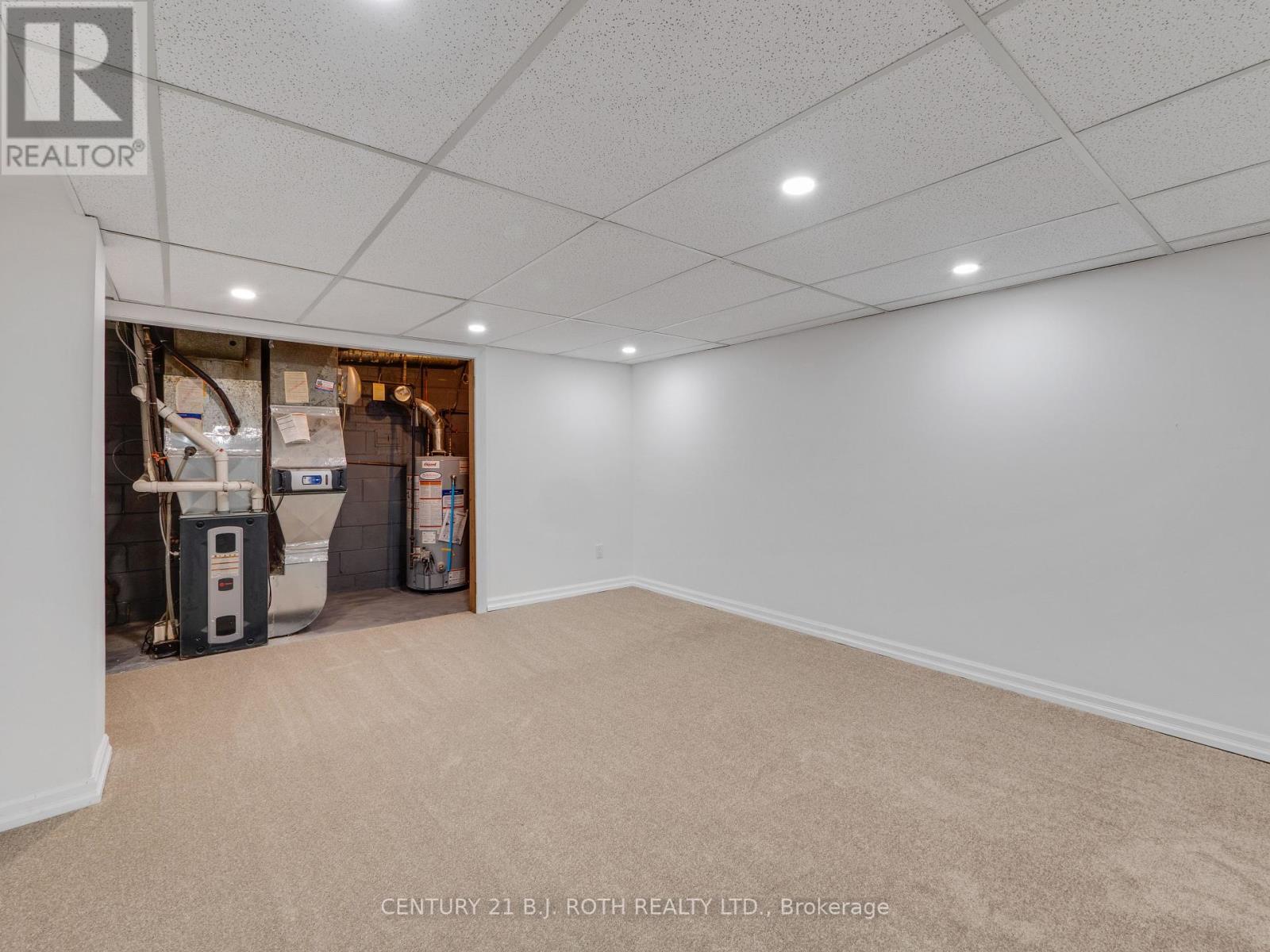 Photo 21 of 10 Bloorlea Crescent, Toronto ON