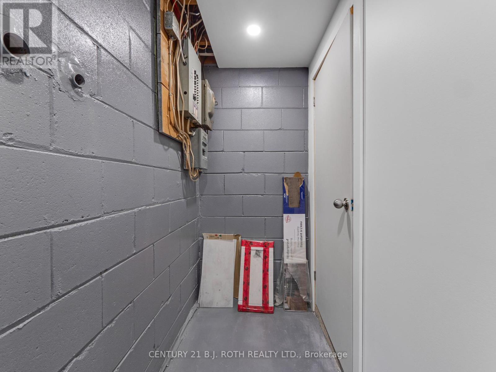 Photo 48 of 10 Bloorlea Crescent, Toronto ON