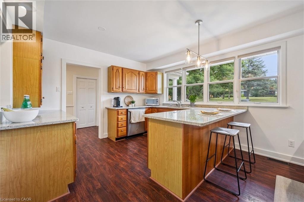 Photo 14 of 120 Riverbank Drive, Cambridge ON