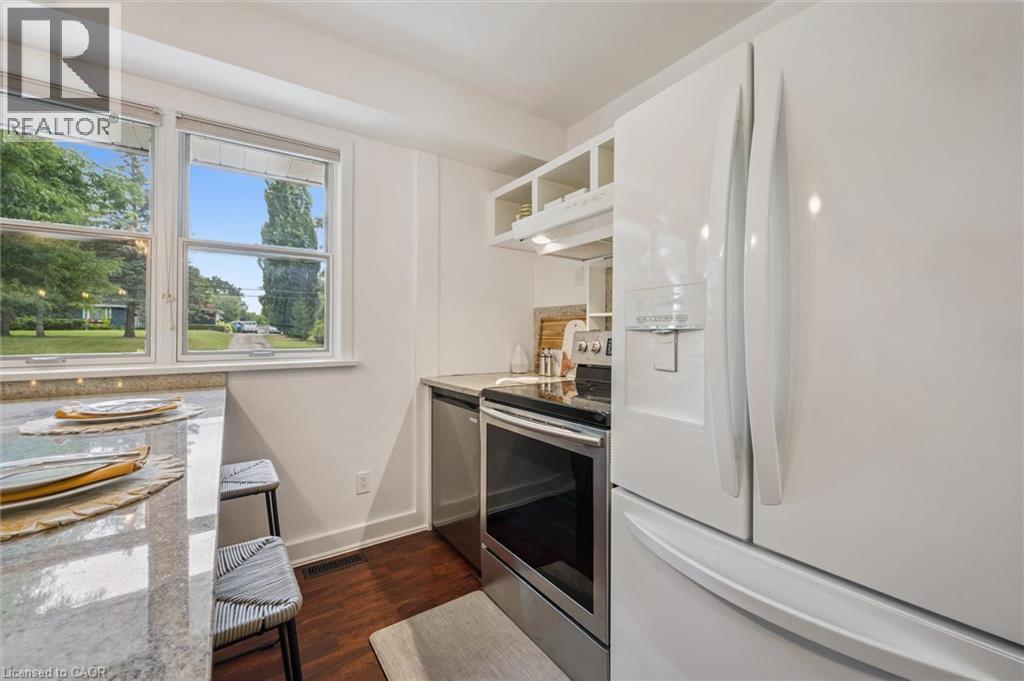 Photo 2 of 120 Riverbank Drive, Cambridge ON