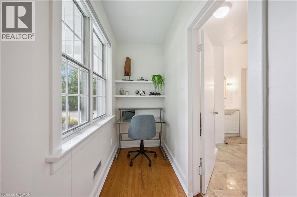 Photo 5 of 120 Riverbank Drive, Cambridge ON