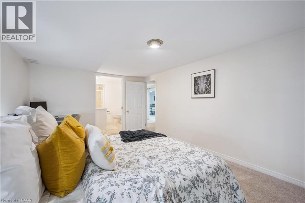 Photo 42 of 120 Riverbank Drive, Cambridge ON