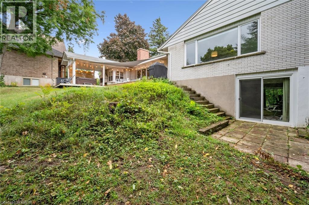 Photo 22 of 120 Riverbank Drive, Cambridge ON