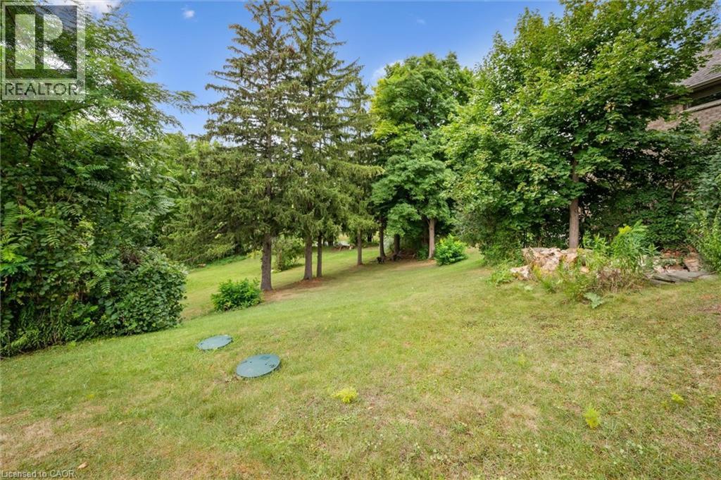 Photo 33 of 120 Riverbank Drive, Cambridge ON