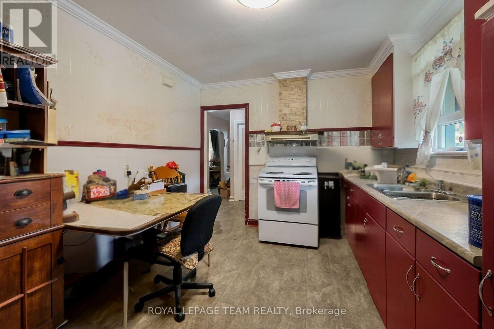 Photo 7 of 1424 Rosenthal Avenue, Ottawa ON