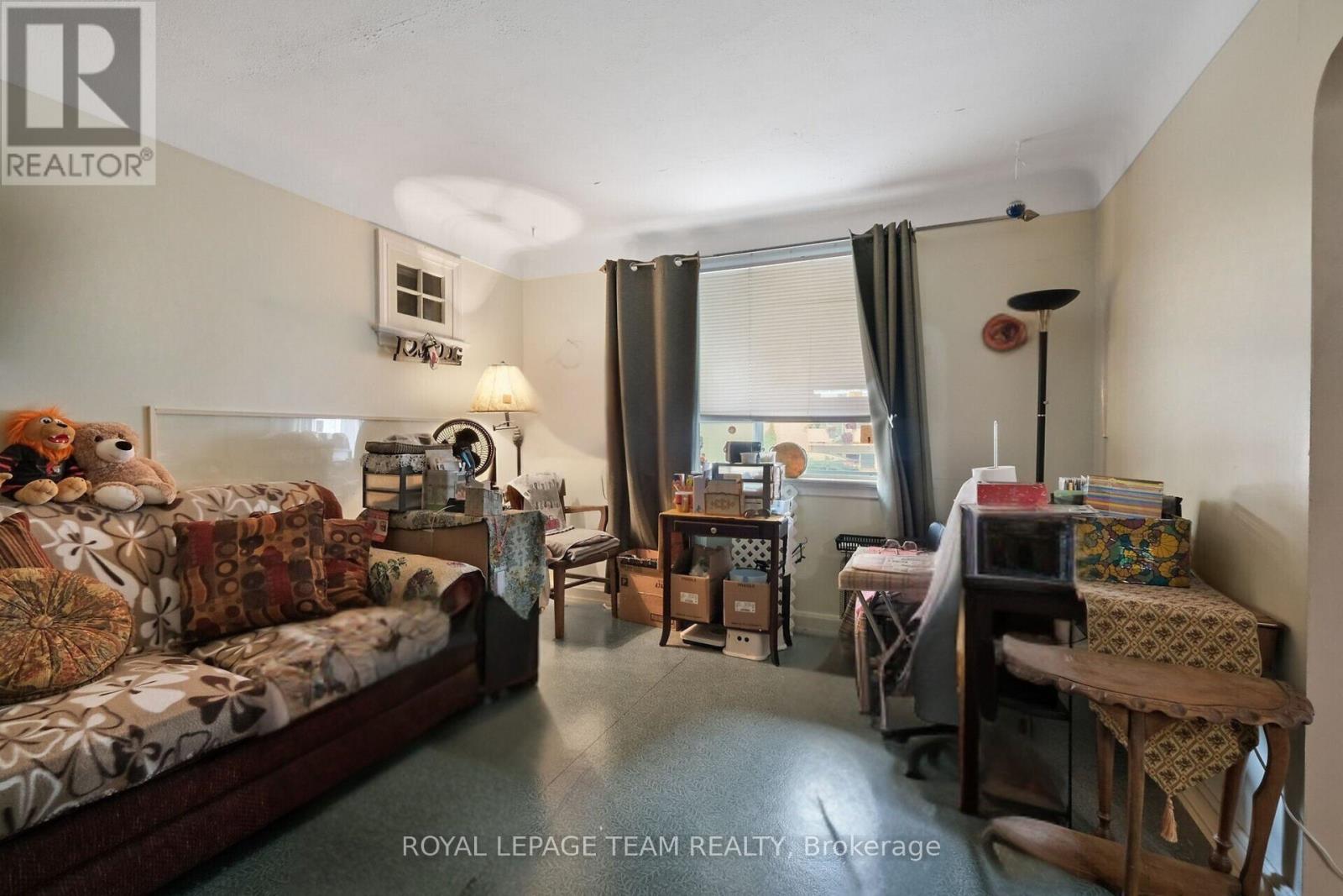 Photo 15 of 1424 Rosenthal Avenue, Ottawa ON