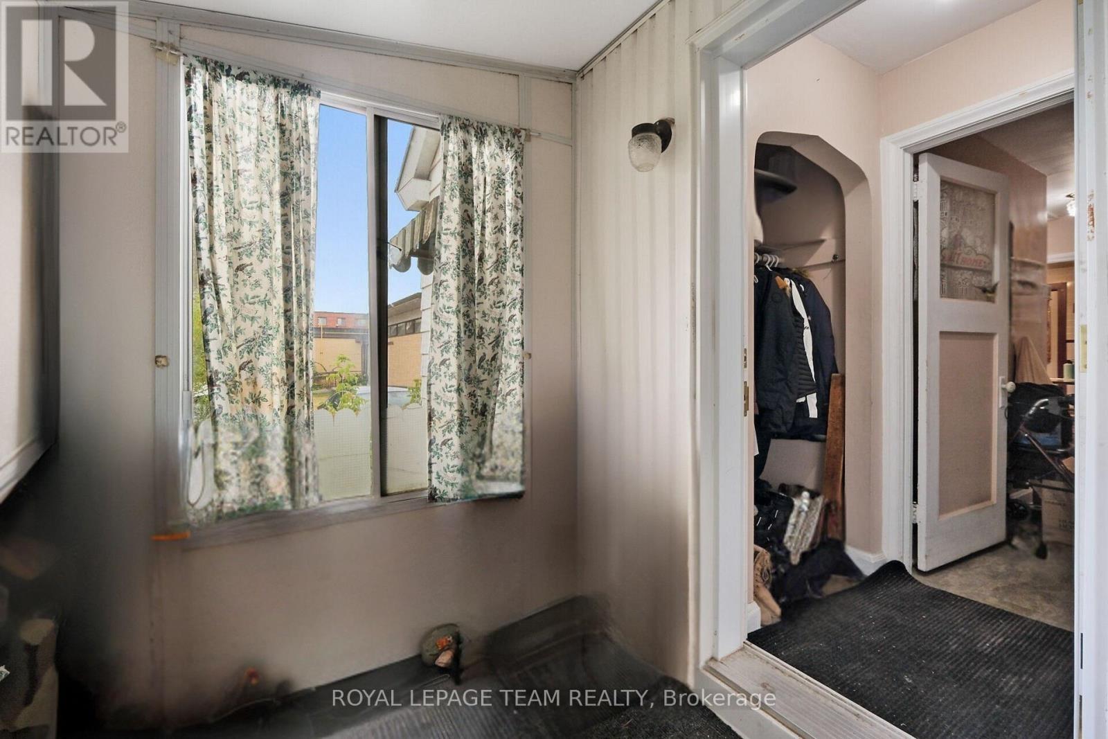 Photo 13 of 1424 Rosenthal Avenue, Ottawa ON