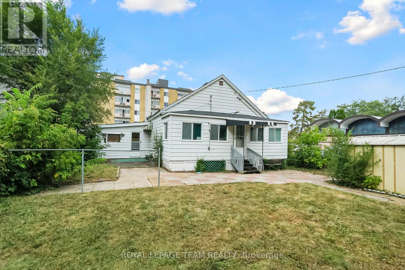 Photo 10 of 1424 Rosenthal Avenue, Ottawa ON