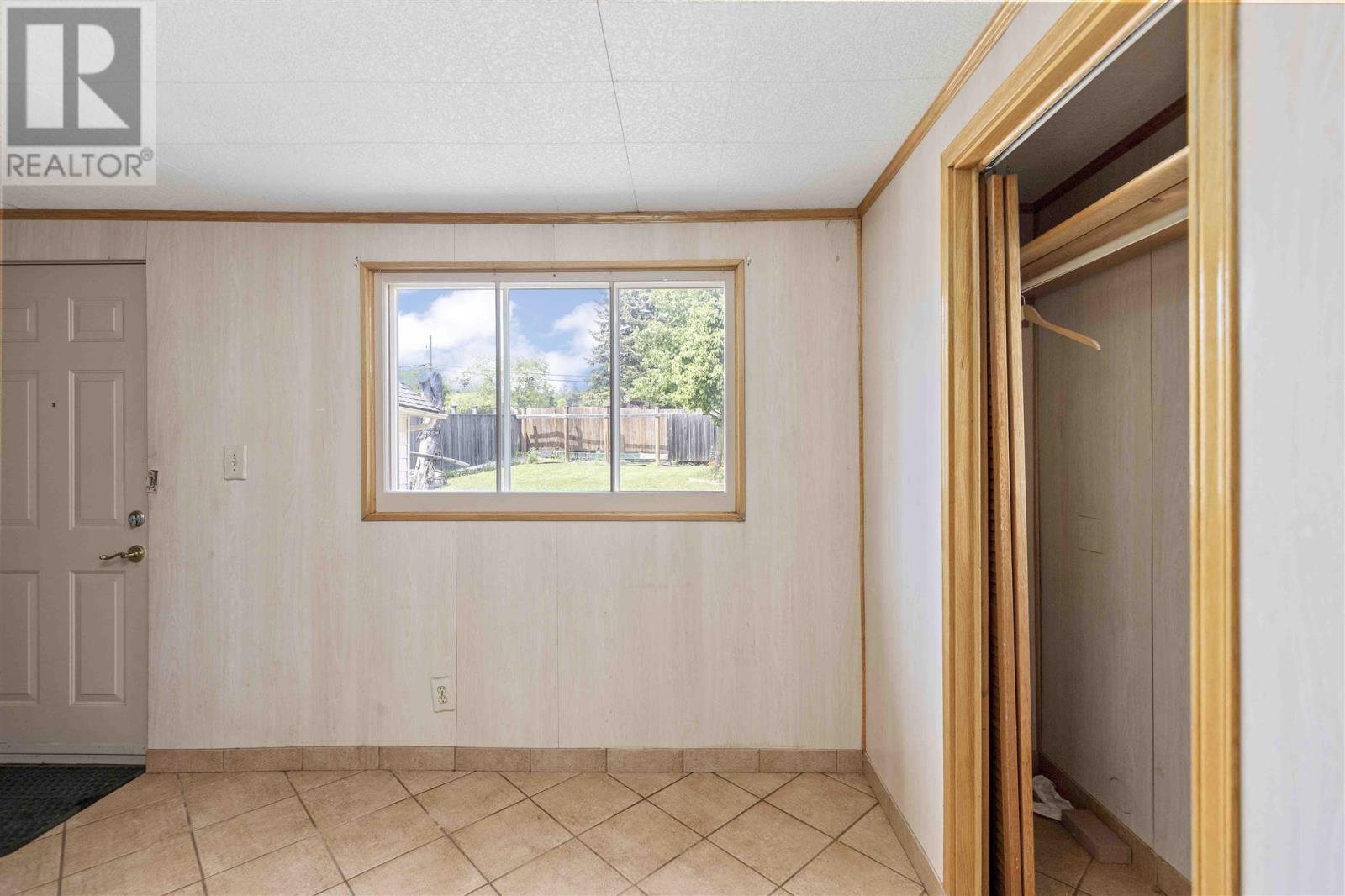 Photo 20 of 728 730 Wellington St E, Sault Ste Marie ON