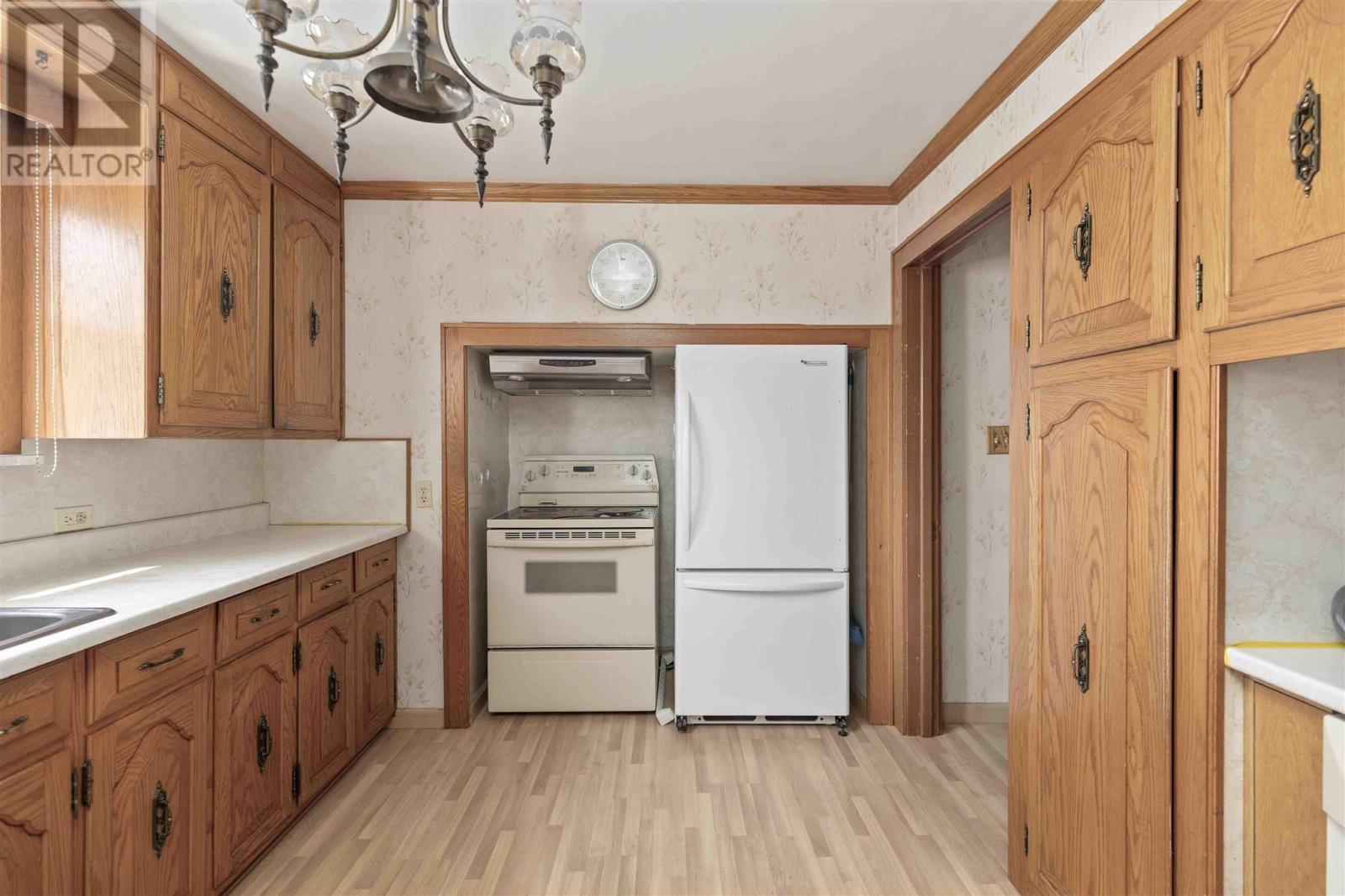 Photo 15 of 728 730 Wellington St E, Sault Ste Marie ON