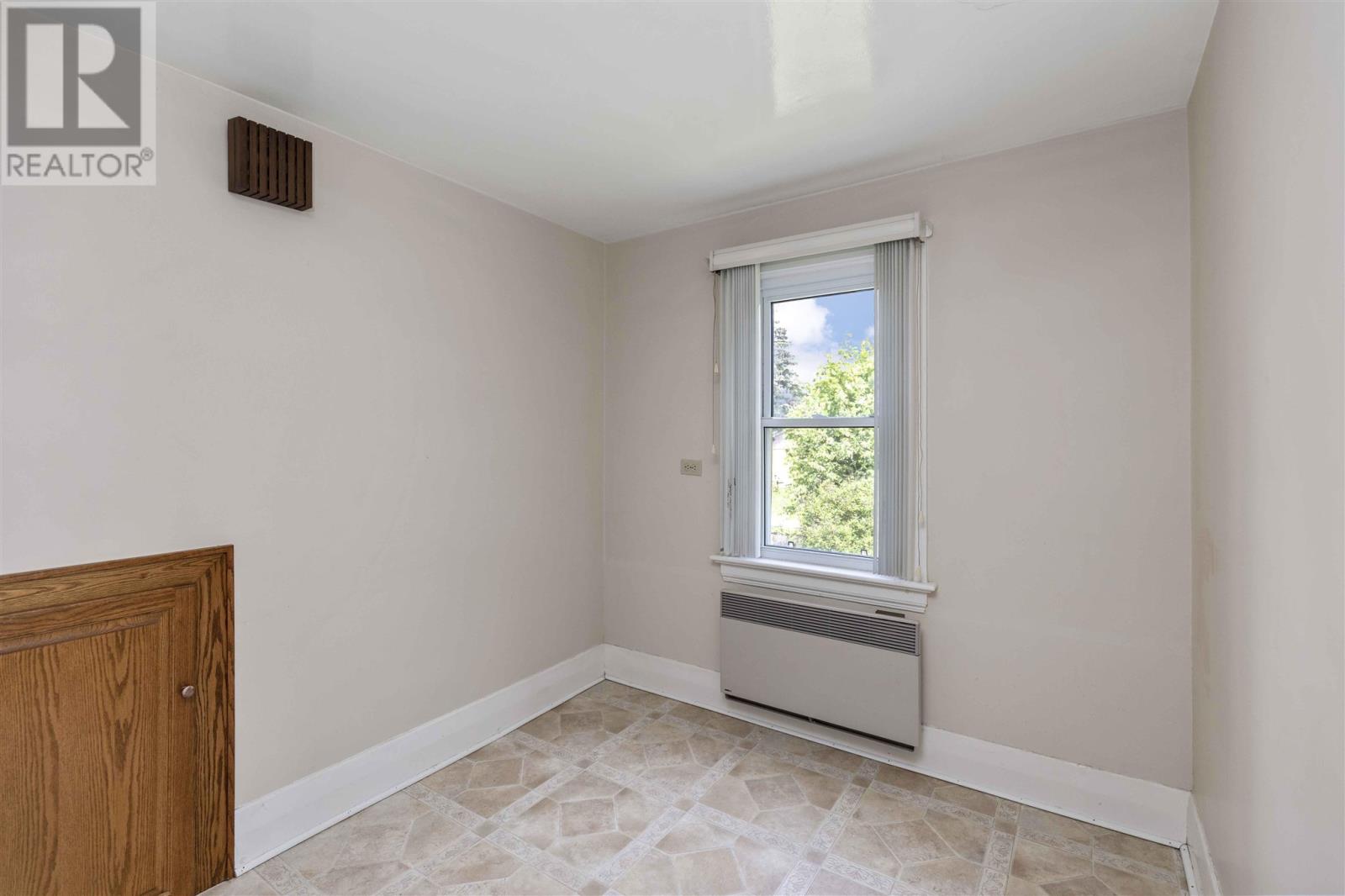Photo 33 of 728 730 Wellington St E, Sault Ste Marie ON