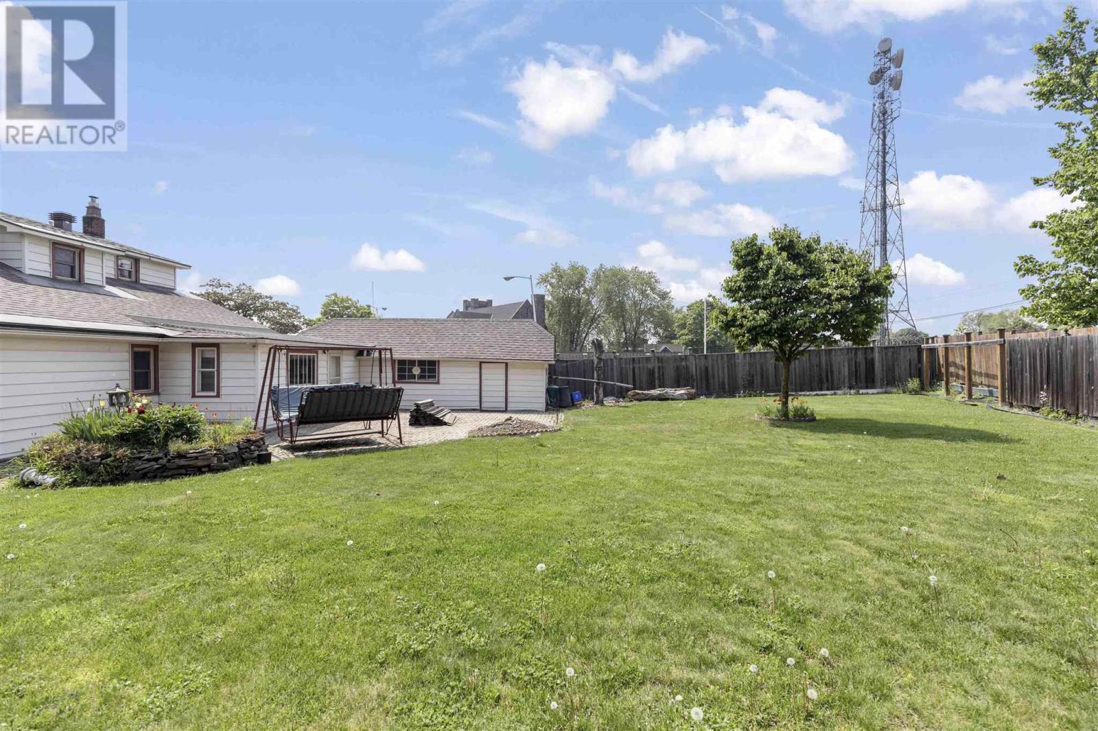 Photo 44 of 728 730 Wellington St E, Sault Ste Marie ON