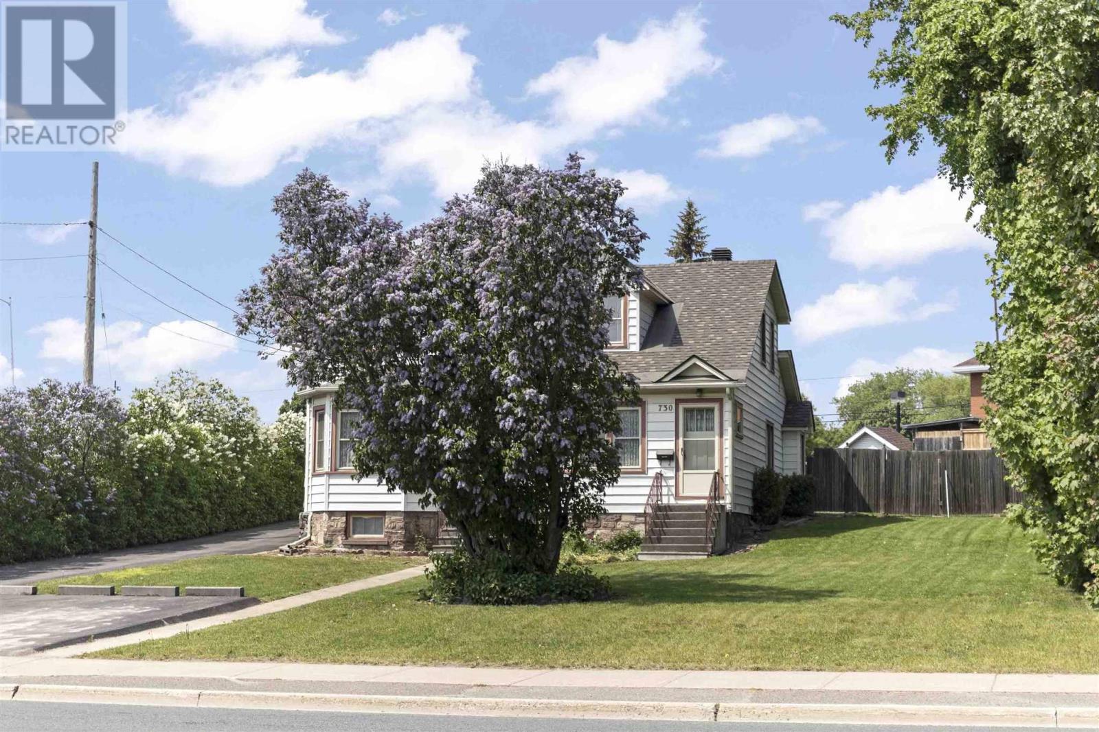 Photo 5 of 728 730 Wellington St E, Sault Ste Marie ON