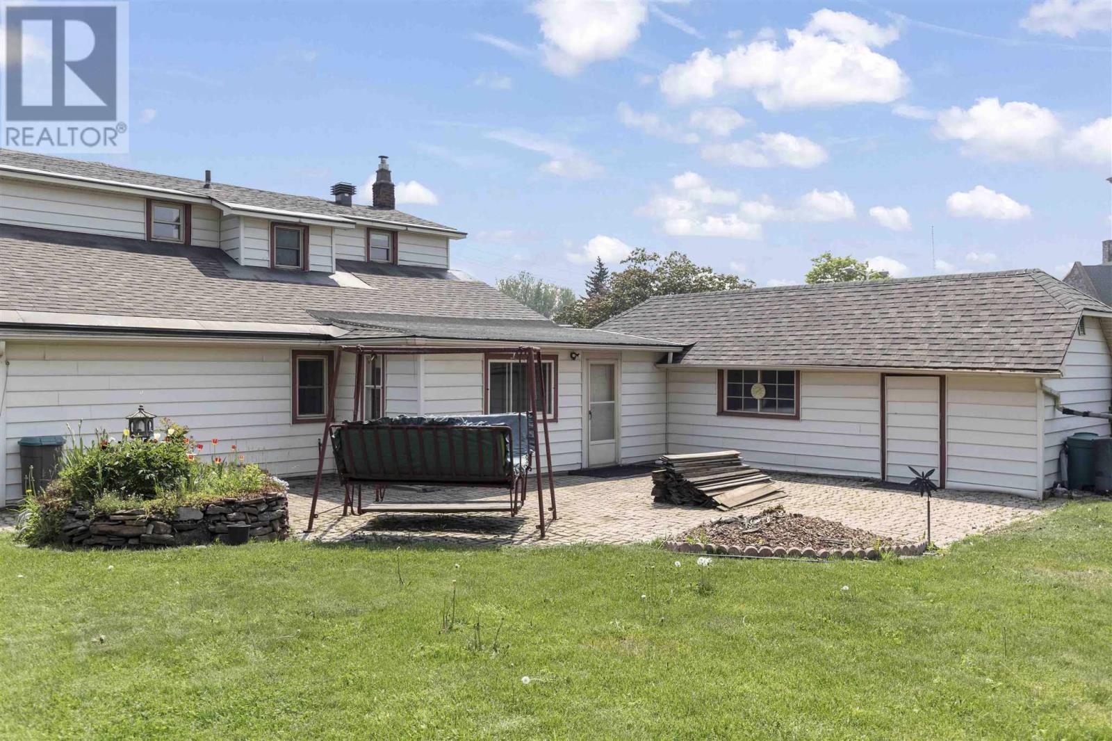 Photo 39 of 728 730 Wellington St E, Sault Ste Marie ON