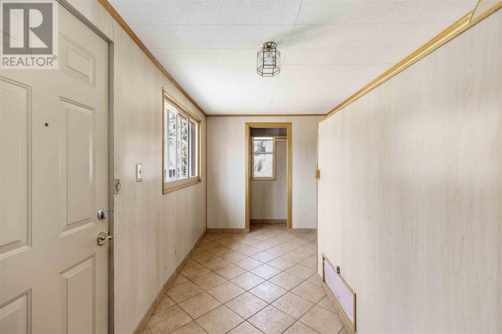 Photo 2 of 728 730 Wellington St E, Sault Ste Marie ON