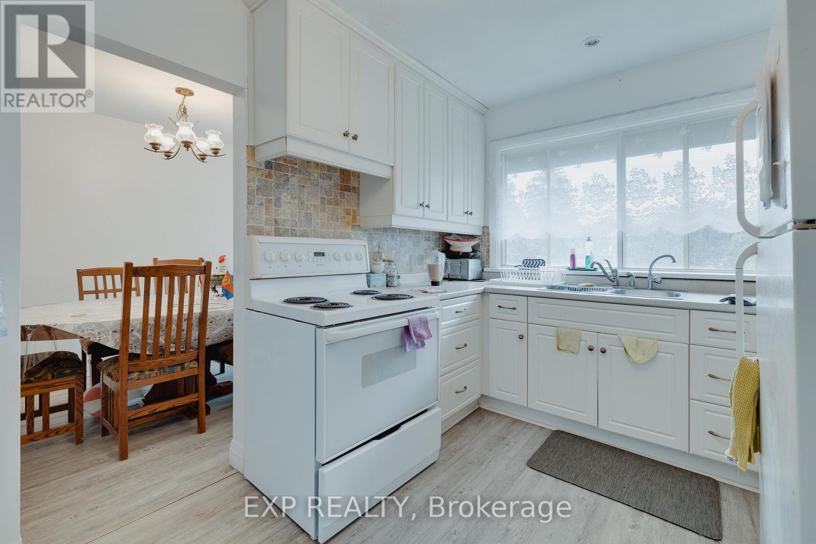 Photo 4 of 189 Gatewood Road, Kitchener ON