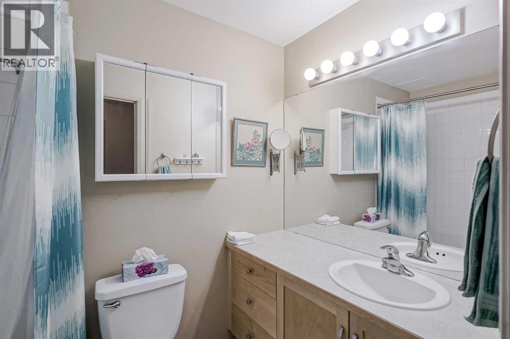 Single Family House for Sale in    Street SW Canyon Meadows Calgary 