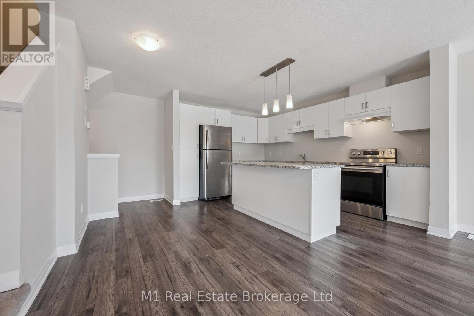 Photo 32 of 13 Meadowridge Street, Kitchener ON