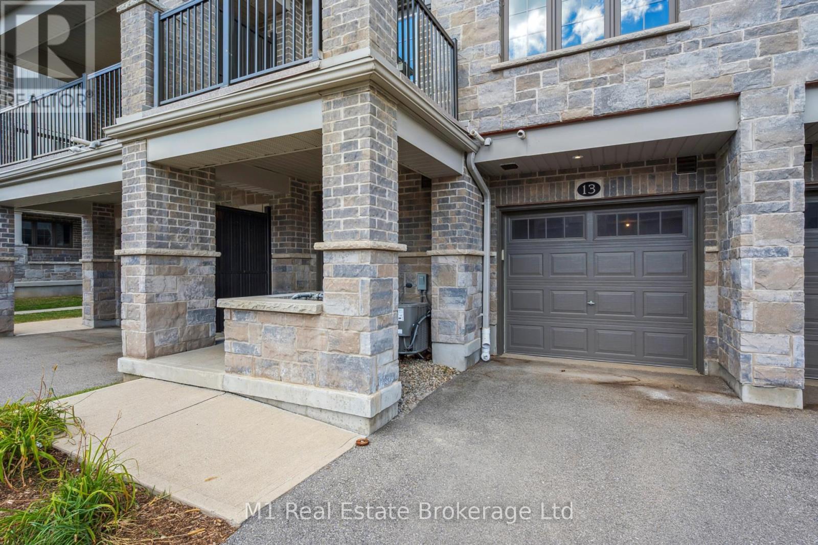 Photo 10 of 13 Meadowridge Street, Kitchener ON