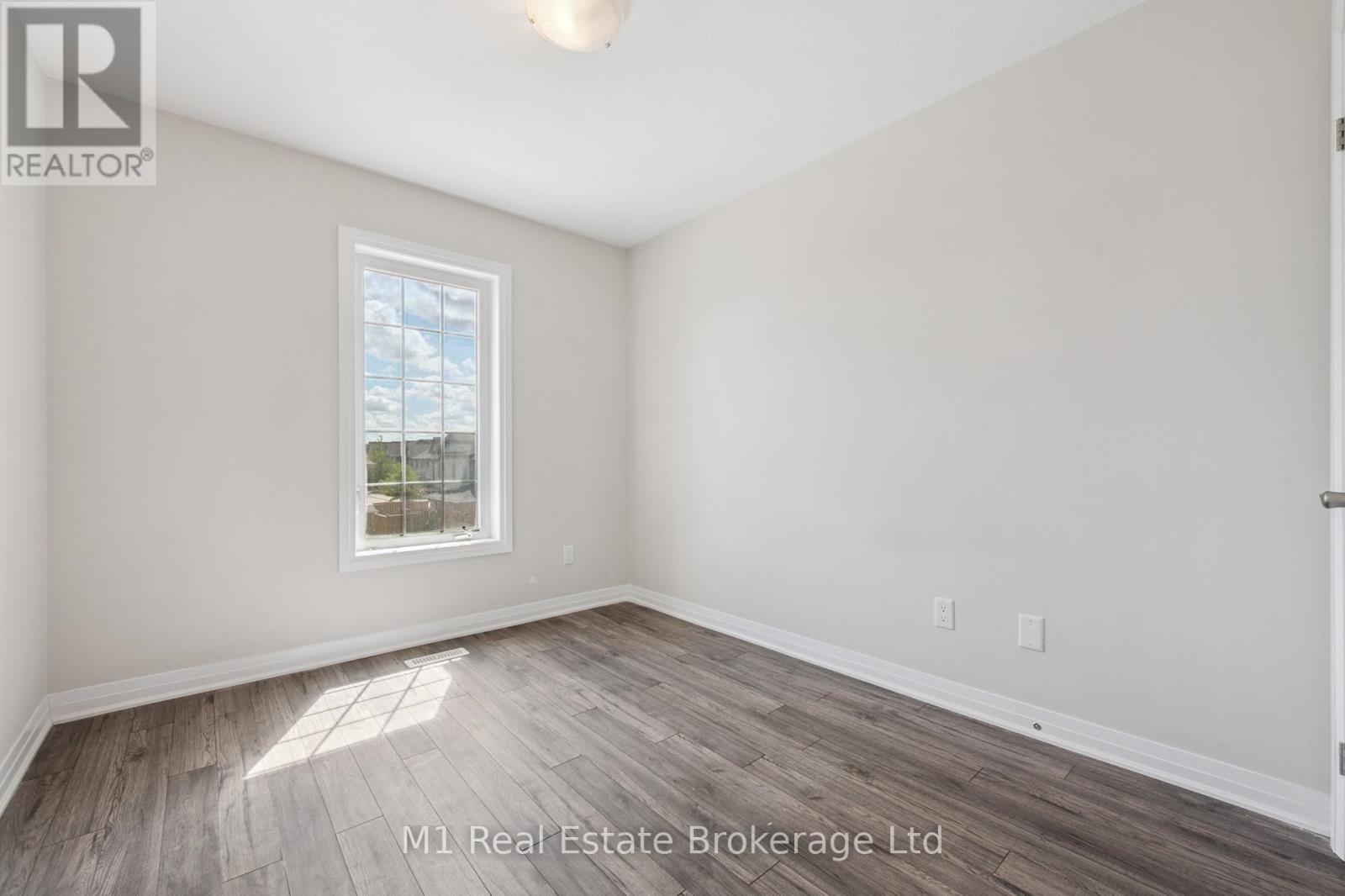 Photo 2 of 13 Meadowridge Street, Kitchener ON