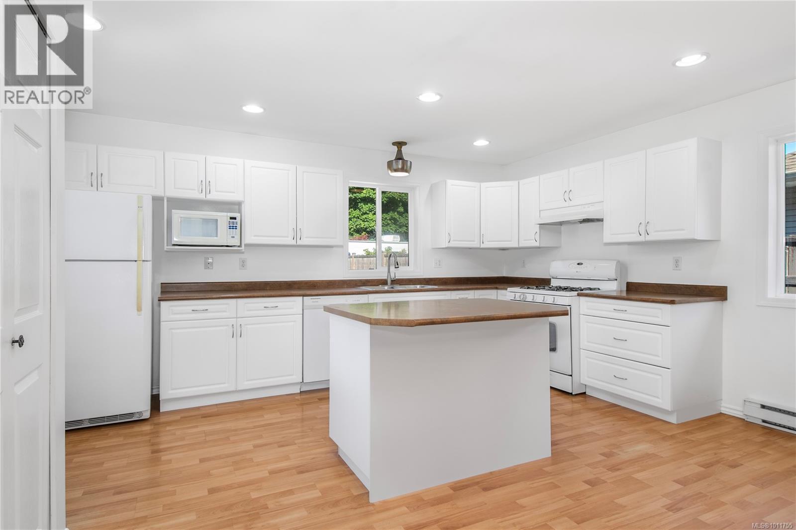 Photo 11 of 76 Mcphedran Rd, Campbell River BC