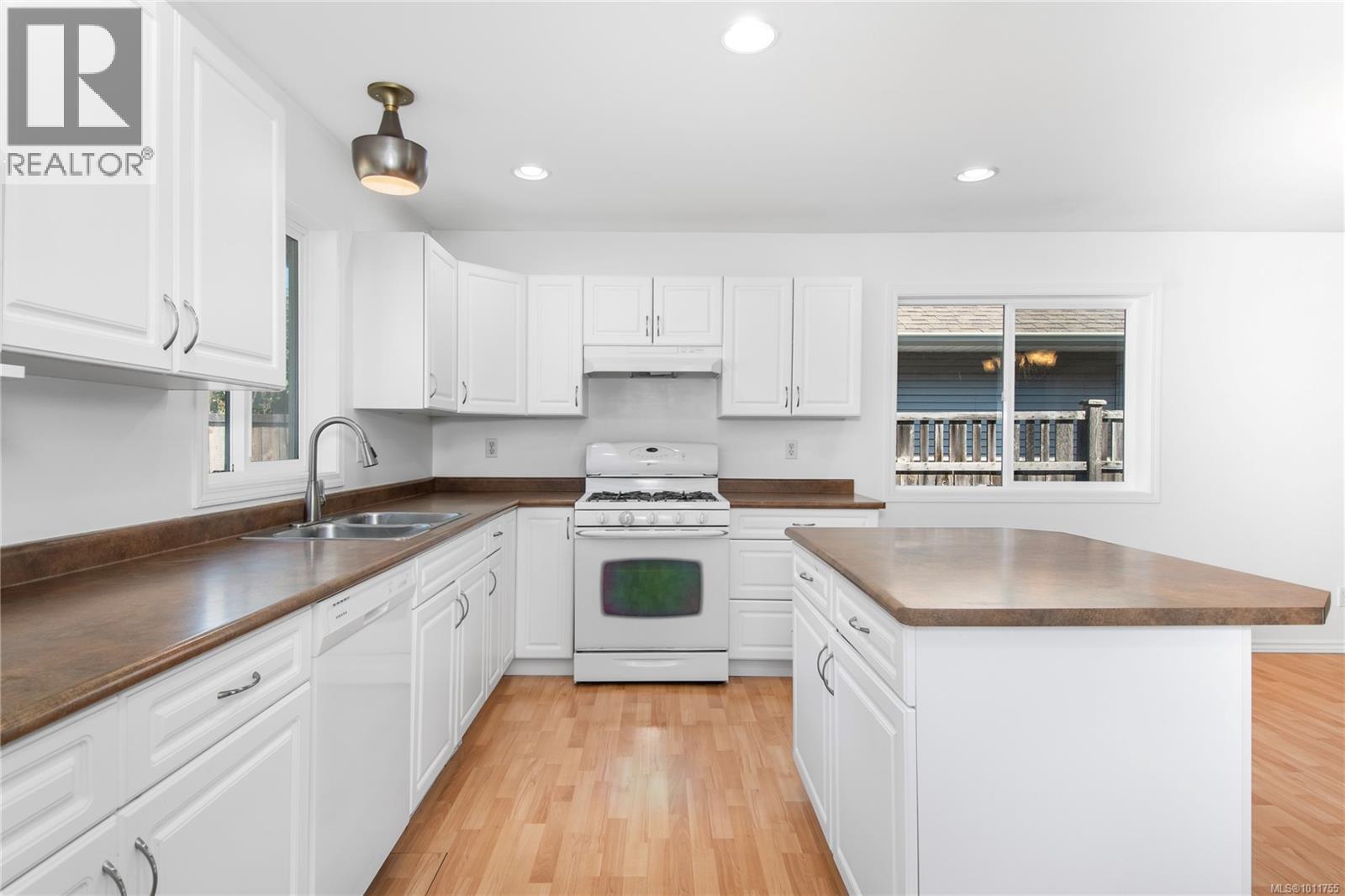 Photo 13 of 76 Mcphedran Rd, Campbell River BC