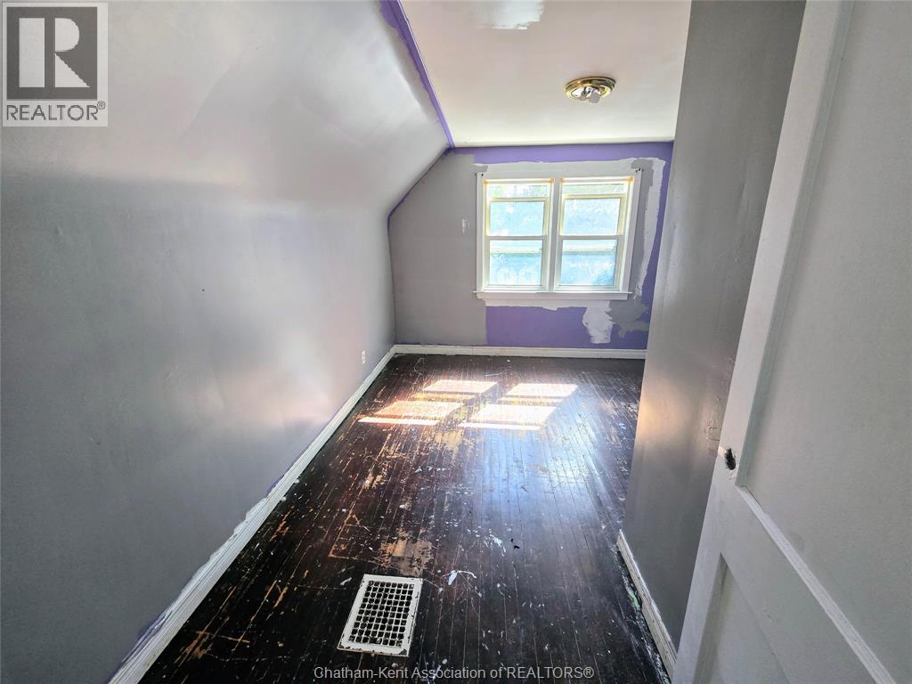 Photo 14 of 155 Sunnyside Avenue, Chatham ON