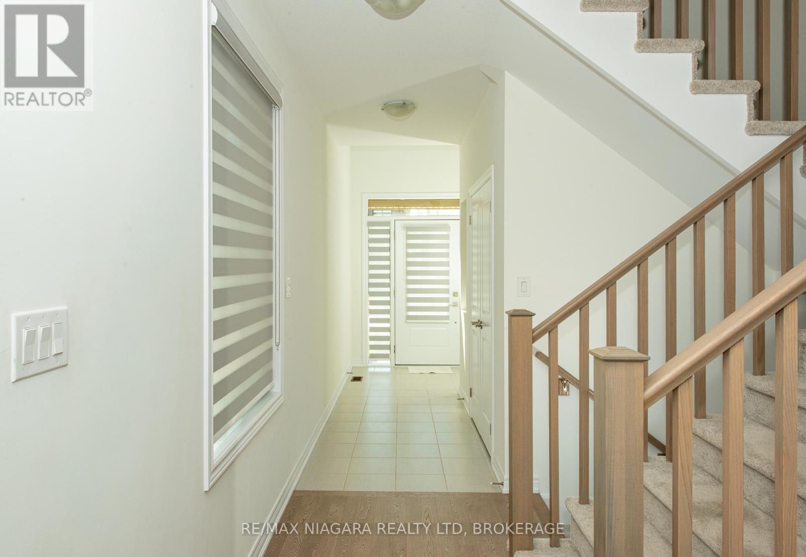 Photo 29 of 100 Blackbird Way, Hamilton ON