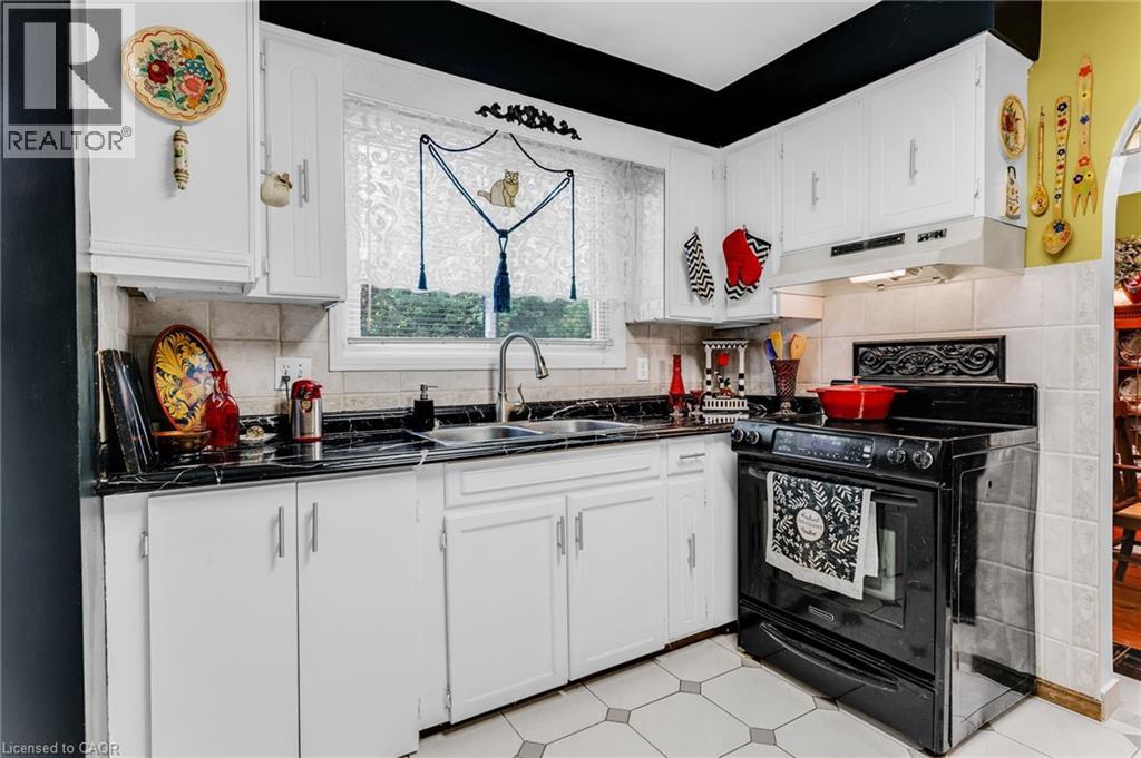 Photo 20 of 4200 Eastdale Drive, Beamsville ON