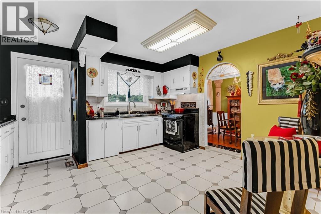 Photo 21 of 4200 Eastdale Drive, Beamsville ON