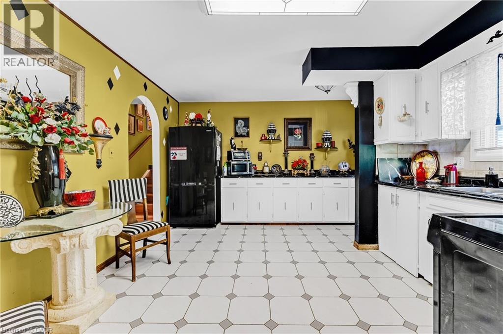 Photo 18 of 4200 Eastdale Drive, Beamsville ON