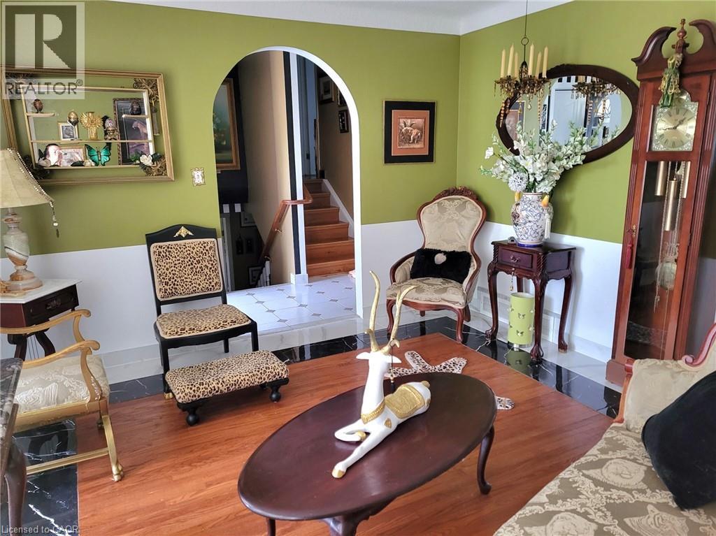 Photo 9 of 4200 Eastdale Drive, Beamsville ON