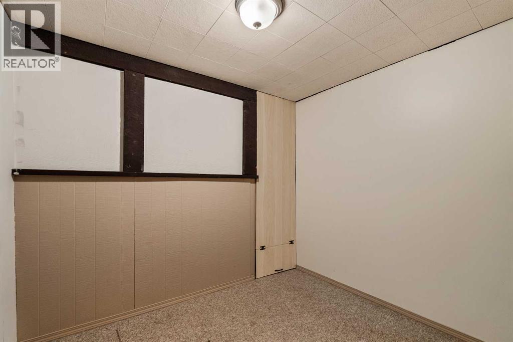 Photo 12 of 1023 Hunterston Place Nw, Calgary AB