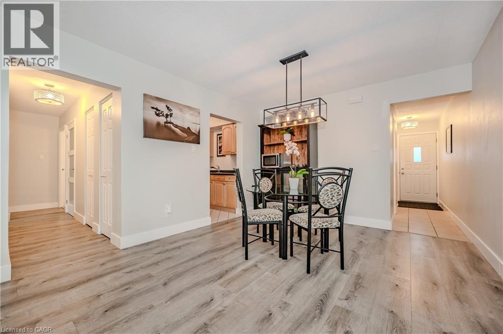 Photo 10 of 337 Kingswood Drive Unit 12, Kitchener ON