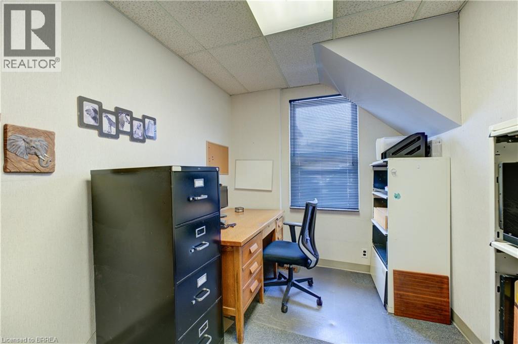 Photo 7 of 73 Chatham Street, Brantford ON