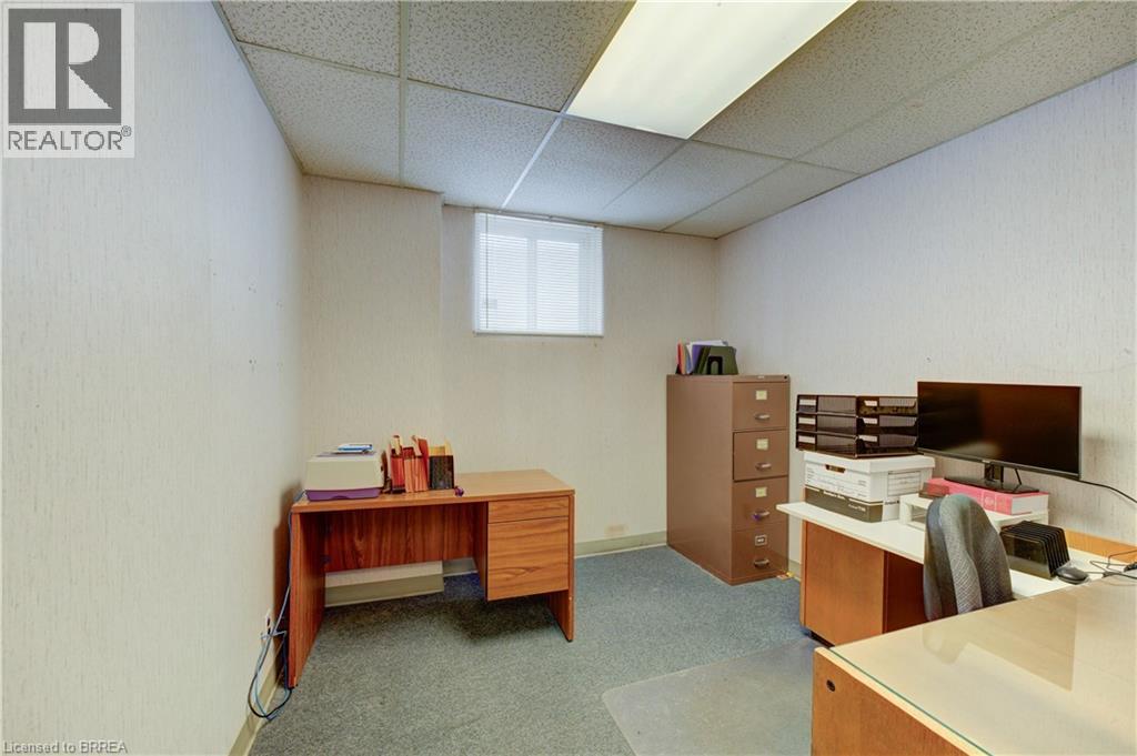 Photo 15 of 73 Chatham Street, Brantford ON