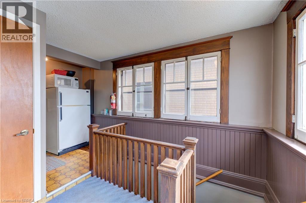 Photo 24 of 73 Chatham Street, Brantford ON
