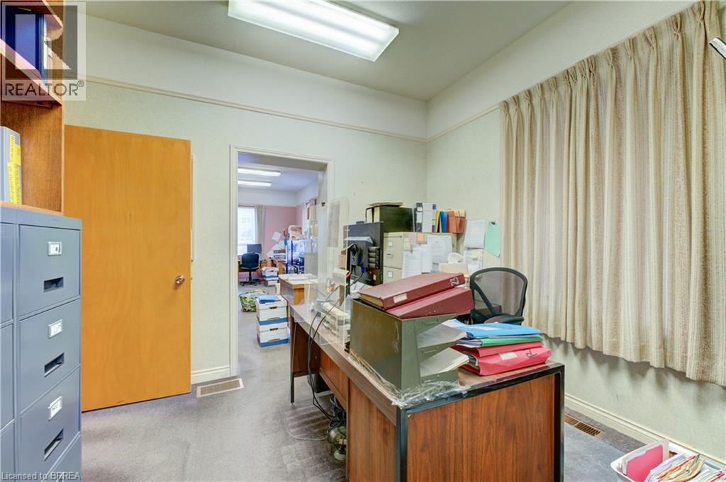 Photo 27 of 75 Chatham Street, Brantford ON