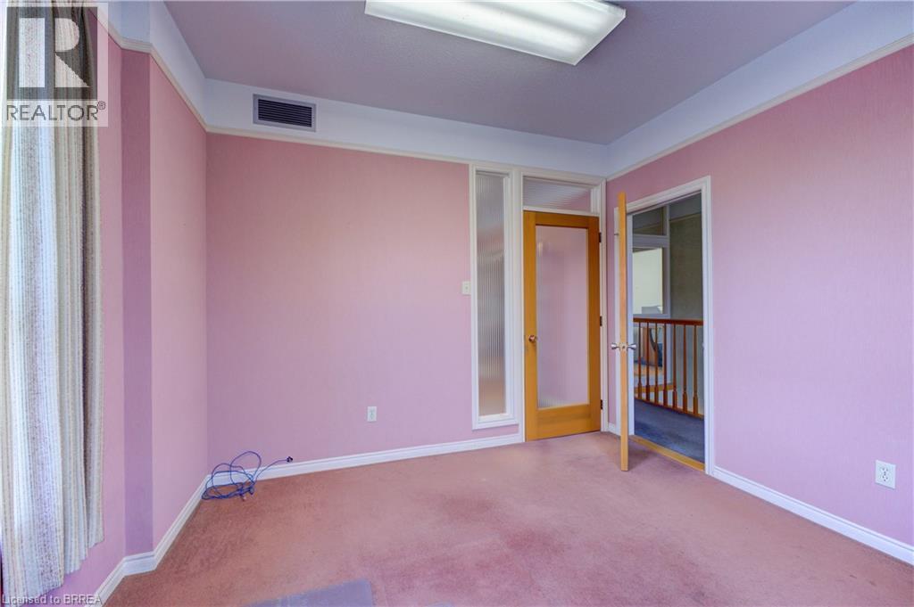 Photo 4 of 75 Chatham Street, Brantford ON