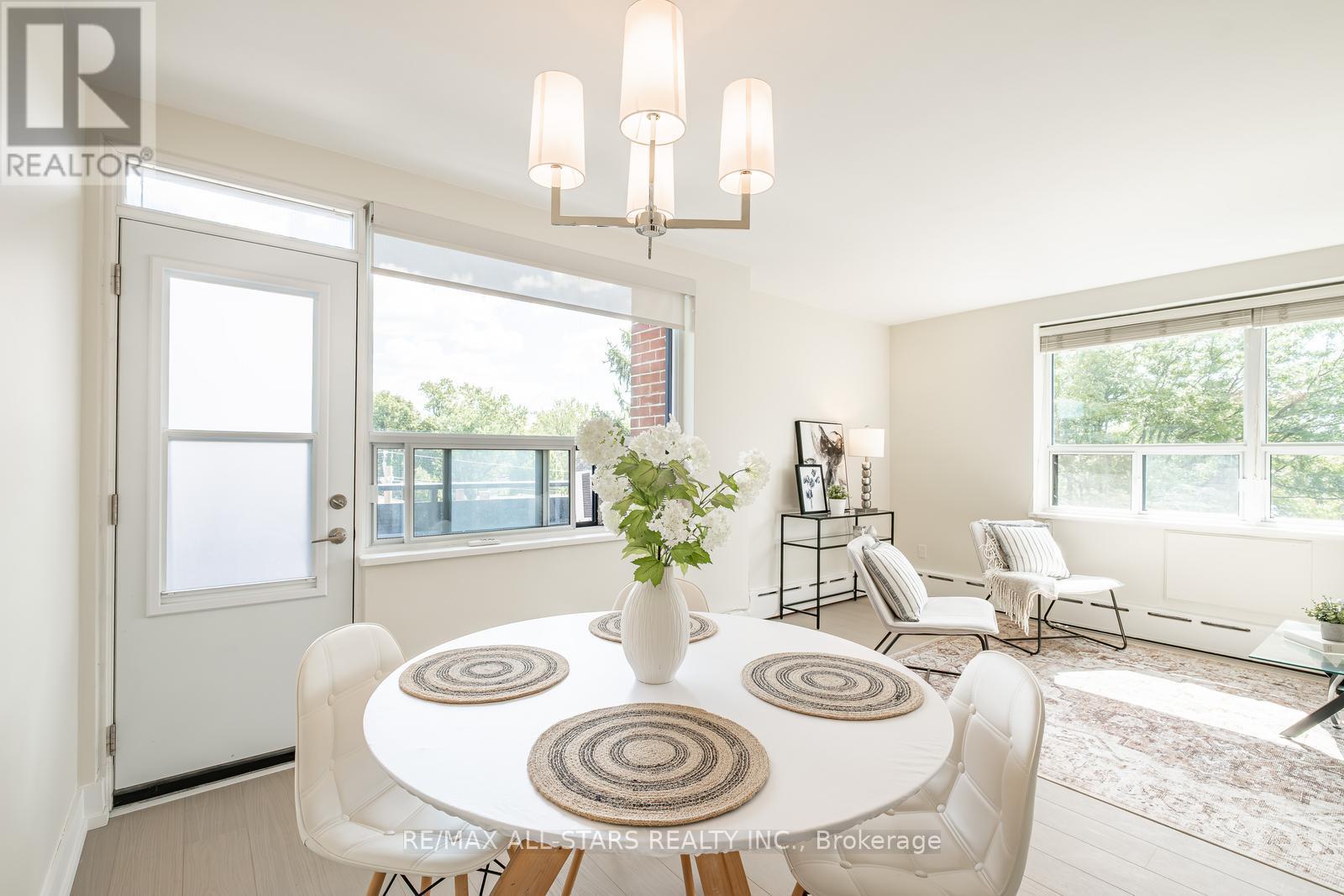Photo 21 of 501 78 Warren Road, Toronto ON