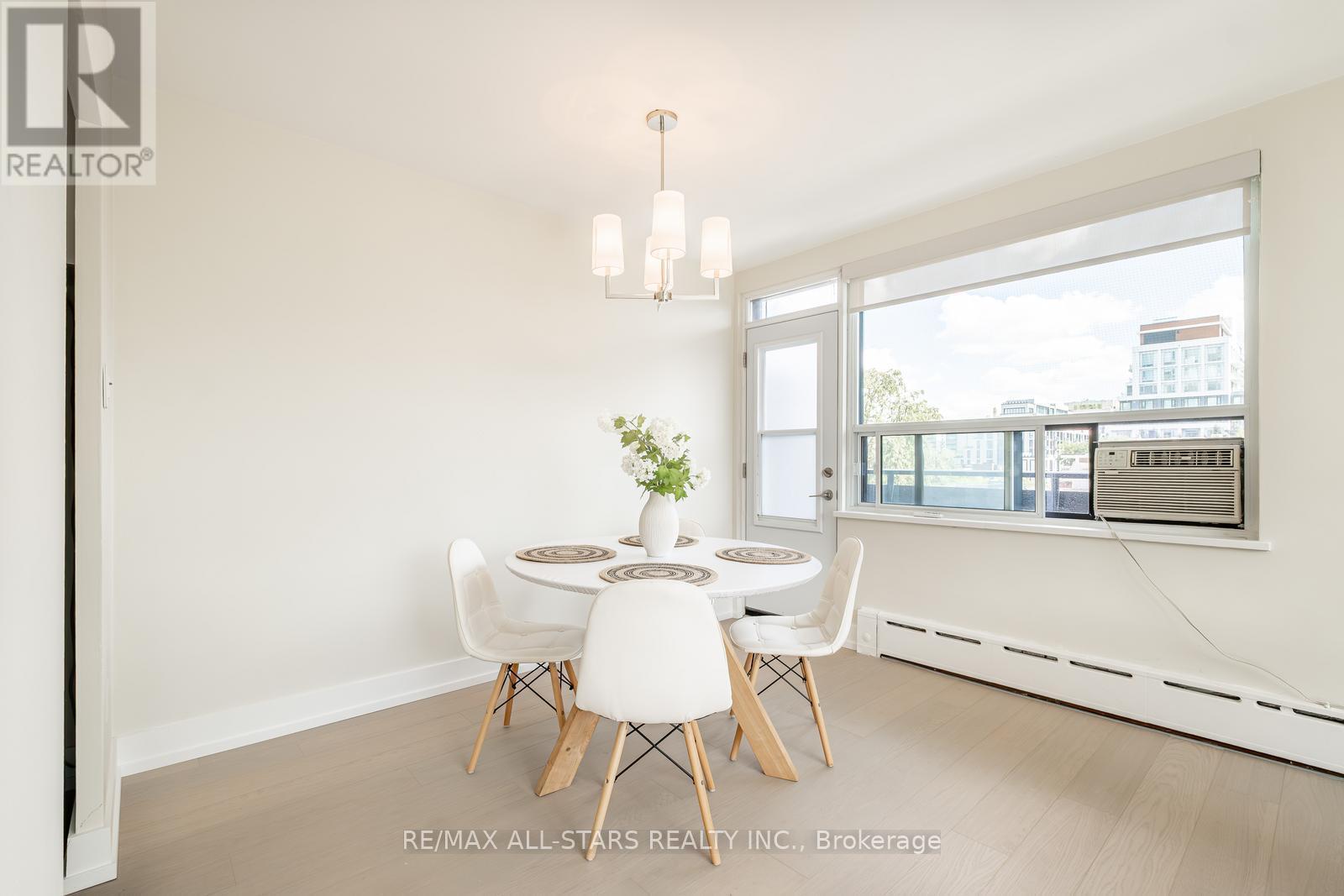 Photo 10 of 501 78 Warren Road, Toronto ON
